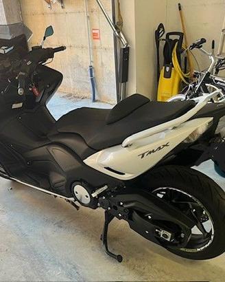 YAMAHA T MAX 530