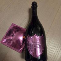 Dom Perignon Lady Gaga factice vuota esposizione