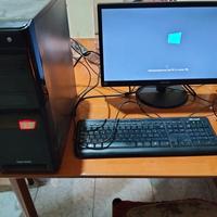 Bundle PC + monitor + tastiera + mouse.