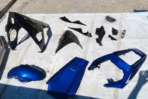 Vari ricambi Yamaha R6 2003 2004 2005