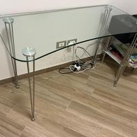 Scrivania cristallo con gambe in acciaio cromato