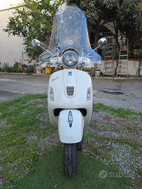 Vespa 300 GTS PIAGGIO BIANCA
