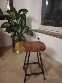 Sgabello artigianale