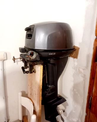 fuoribordo yamaha 9.9 4T da spinta