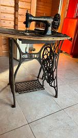 Vecchia macchina da cucire singer