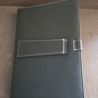 Custodia per tablet con tastiera 