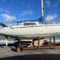 Barca a vela da restaurare