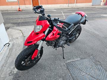 Ducati Hypermotard 796