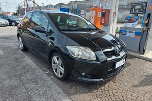 Toyota Auris 2.2 D-4D 16V con 255.000km 177cv