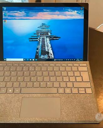 Surface Pro 5 (completo di tastiera originale ⌨️)