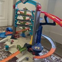 Hot Wheels garage