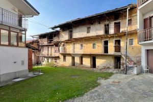 CASA SEMINDIPENDENTE A COASSOLO TORINESE