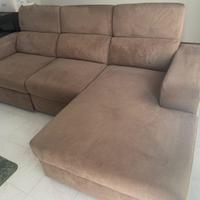 Divano con chaise longue e poltrona con recliner