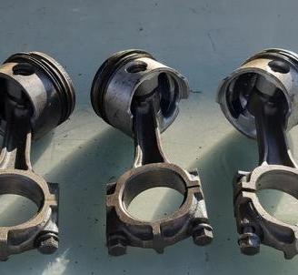 3 pistoni+3 bielle originali lancia delta 16v
