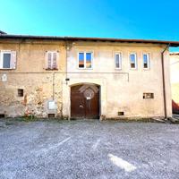 CASA DI CORTE A SUMIRAGO