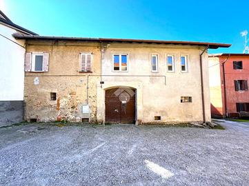 CASA DI CORTE A SUMIRAGO