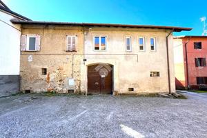 CASA DI CORTE A SUMIRAGO