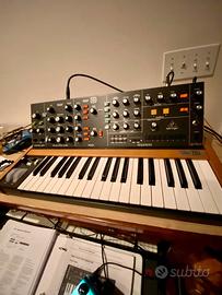 BEHRINGER Poly D