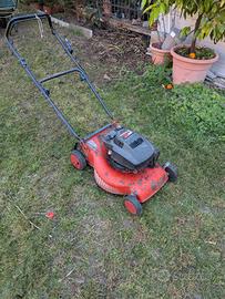 tagliaerba a motore 