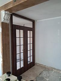  una porta doppia anta