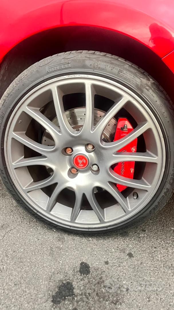 Abarth 695 Tributo Ferrari 2011 photo 4