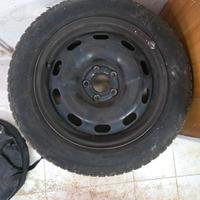 Treno cerchi e gomme Volkswagen