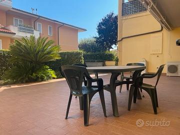 Vada, 4 posti con giardino rif 109a