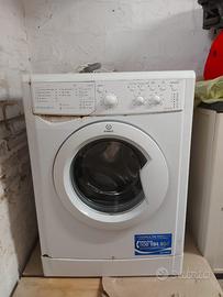 Lavatrice compatta Indesit