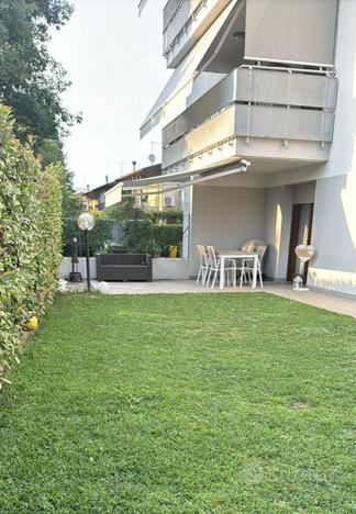 Feletto bicamere con grande giardino