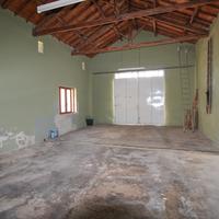 Ampio magazzino soppalcabile