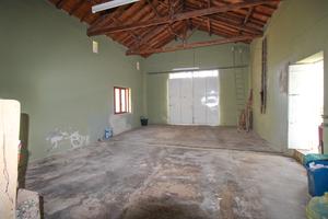 Ampio magazzino soppalcabile