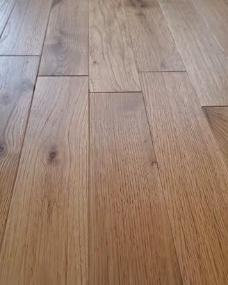 Parquet listoncino rovere scelta nodata a Pesaro