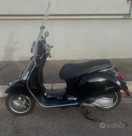 Vespa 300 GTS Super HPE