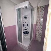 Doccia idromassaggio Marca Ideal standard.