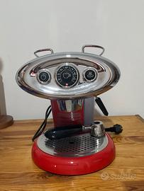 Macchina del caffè Illy