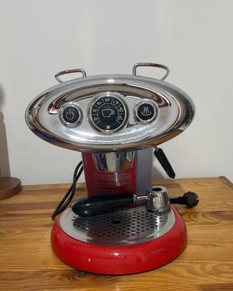Macchina del caffè Illy