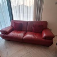 Divano in pelle rosso