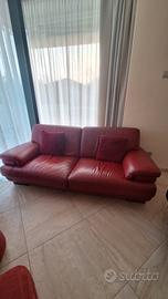Divano in pelle rosso
