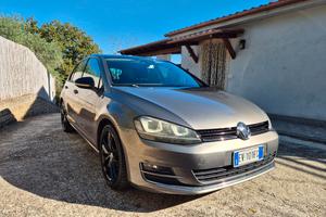 Volkswagen Golf VII  1.6 TDI  105 cv Highline