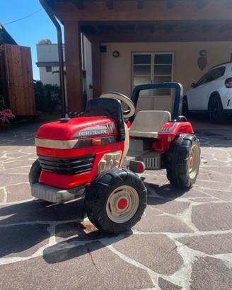 trattore per bambini a pedali