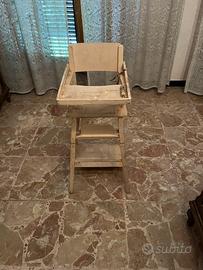 Seggiolone in legno d’epoca.