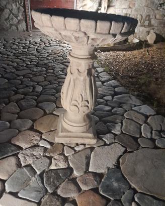 Fontana da giardino con zanpillo acqua
