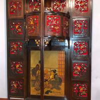 Mobile pannello giapponese in legno intagliato, in