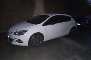 Opel astra 2.0 cdti biturbo 195 cv a gasolio