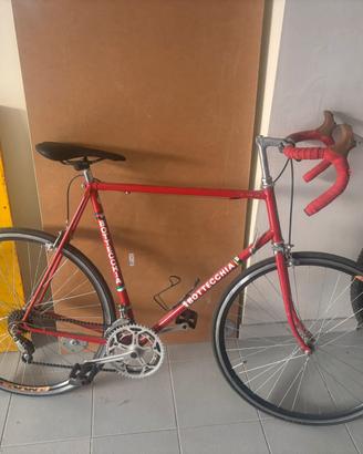 Bici, pesi, attrezzi da palestra e manubri