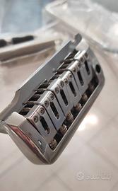 Ponte tremolo per chitarra elettrica