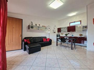 Trivano con veranda e posto auto coperto