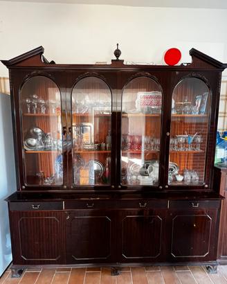 Credenza antica