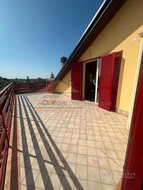 Appart. mansardato con terrazzo in Via Spazzilli