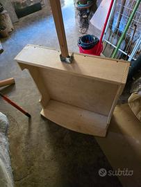 Carretto di legno con ruote